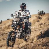 Es war ein äußerst erfolgreicher Tag für Aprilia Tuareg Racing, denn Jacopo Cerutti zeigte während der gesamten elften Etappe der Africa Eco Race 2026 eine solide und überzeugende Leistung.