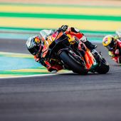 Die MotoGP kehrte nach mehr als zwei Jahrzehnten zum zweiten Lauf der Weltmeisterschaft 2026 nach Brasilien zurück - Red Bull KTM Factory Racing erzielte beim Sprint auf dem renovierten Ayrton Senna International Circuit in Goiânia mit Platz 9 das beste Ergebnis.