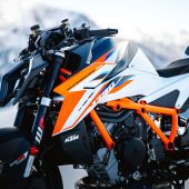 Kompromisslos bis ins letzte Detail: Die KTM 1390 SUPER DUKE RR 2026 steht an der Spitze der KTM‑Street‑Modelle. Oder kurz gesagt: THE BEAST RR.