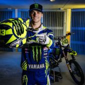 Tim Gajser vom Monster Energy Yamaha Factory MXGP-Team würdigt an diesem Wochenende eine der erfolgreichsten Ikonen der Yamaha-Rennsportgeschichte, indem er beim MXGP von Trentino eine spezielle Valentino-Rossi-Tribut-Lackierung präsentiert.