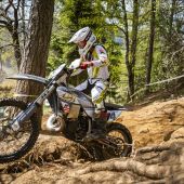 Perfekter Saisonstart für Lorenz Steinkellner beim „Game of Stones“ und Doppelsieg bei der Enduro-Trophy in Perchau!