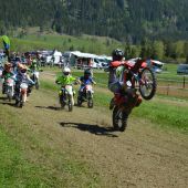 Am vergangenen Wochenende war ENDURO4KIDS zu Gast bei Toml Pirolts „Hells-Ride“ im wunderschönen Metnitztal in Oberhof.