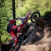 Bei der Premiere des „Hell`s Ride“ in Oberhof zeigte der Salzburger Ausnahmeathlet Michael Walkner eine Leistung der Extraklasse und sicherte sich nicht nur den Tagessieg, sondern auch wichtige Punkte für das neue Hard Enduro World Ranking.
