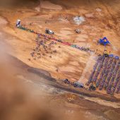 Der Zeitplan für das Red Bull Erzbergrodeo verspricht auch heuer wieder pure Spannung von Donnerstag bis Sonntag. Schon ab den ersten Tag wird klar, warum der Erzberg als härtester Spielplatz des Offroadsports gilt.