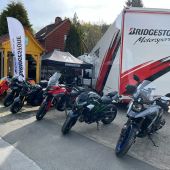 Mit den Customer Product Test Rides hat Bridgestone ein besonderes Eventformat für Motorradfans und Handelspartner an den Start und auf die Straße gebracht.