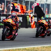 Enea Bastianini sicherte sich heute im sonnigen Brünn den 7. Platz für Red Bull KTM Tech3, nachdem er zehn Positionen gutgemacht hatte.