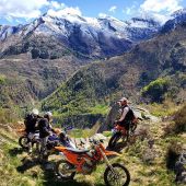 RIDE KTM ist für viele Motorradfans der erste Schritt in die Welt von KTM – und für viele andere der Start zu immer neuen Abenteuern. 