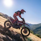 Das härteste Hard Enduro Rennen der Welt, die Red Bull Romaniacs, endete für den Salzburger Hard Enduro Fahrer Michael Walkner mit einer bitteren Tragödie kurz vor dem Ziel.