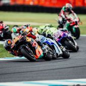Eine hartnäckige Aufholjagd von Pedro Acosta bescherte ihm heute am zweiten Tag des Grand Prix von Australien den 5. Platz in einem rasanten MotoGP-Sprint auf Phillip Island. 