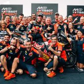 Red Bull KTM setzte heute mit dem beeindruckenden Sieg von Pedro Acosta beim Sprint des Grand Prix von Malaysia seinen Kampf um die Spitzenplätze in der MotoGP fort. 