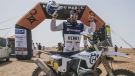 Skyler Howes von Husqvarna Factory Racing stürmte auf der fünften und letzten Etappe der Rallye du Maroc 2022 auf den zweiten Platz und sicherte sich damit seinen ersten Sieg in der FIM World Rally-Raid Championship. 