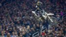 Folge Malcolm Stewart und RJ Hampshire während des AMA Supercross 2025 in einer vierteiligen YouTube Dokuserie.