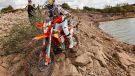 Manuel Lettenbichler vom Red Bull KTM Factory Racing Team erlebte ein dramatisches Ende beim Hixpania Hard Enduro 2025 in Spanien, wo er aufgrund einer späten Entscheidung auf den vierten Platz zurückgestuft wurde.