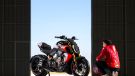Auf der EICMA 2025 feiert die Diavel V4 RS ihr Debüt als das Ducati-Serienmotorrad mit der schnellsten Beschleunigung. 