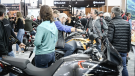 Das Wichtigste Motorradevent des Jahres bringt alles auf die Strecke, was zwei Räder und Leidenschaft verbindet – vom wendigen City-Scooter über leistungsstarke E-Mobilität bis hin zum kompromisslosen Superbike, vom urbanen Pendler bis zum puren Adrenalin-Junkie.