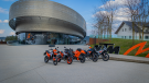 An allen Osterfeiertagen geöffnet: Die KTM Motohall lädt zum Saisonstart ein – mit drei Ausstellungsebenen, den Sonderausstellungen „Legends of the Dakar“ und „30 Years of Duke“ sowie einem besonderen Familien-Frühjahrs-Programm voller außergewöhnlicher Highlights.