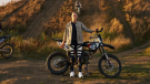 Peggy Blanke (38) aus Magdeburg ist leidenschaftliche Motorradfahrerin und liebt den Geländesport Enduro. 2022 verunglückt sie bei einem Ausflug in Tschechien schwer und erleidet eine inkomplette Querschnittlähmung. 