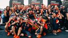 Red Bull KTM setzte heute mit dem beeindruckenden Sieg von Pedro Acosta beim Sprint des Grand Prix von Malaysia seinen Kampf um die Spitzenplätze in der MotoGP fort. 